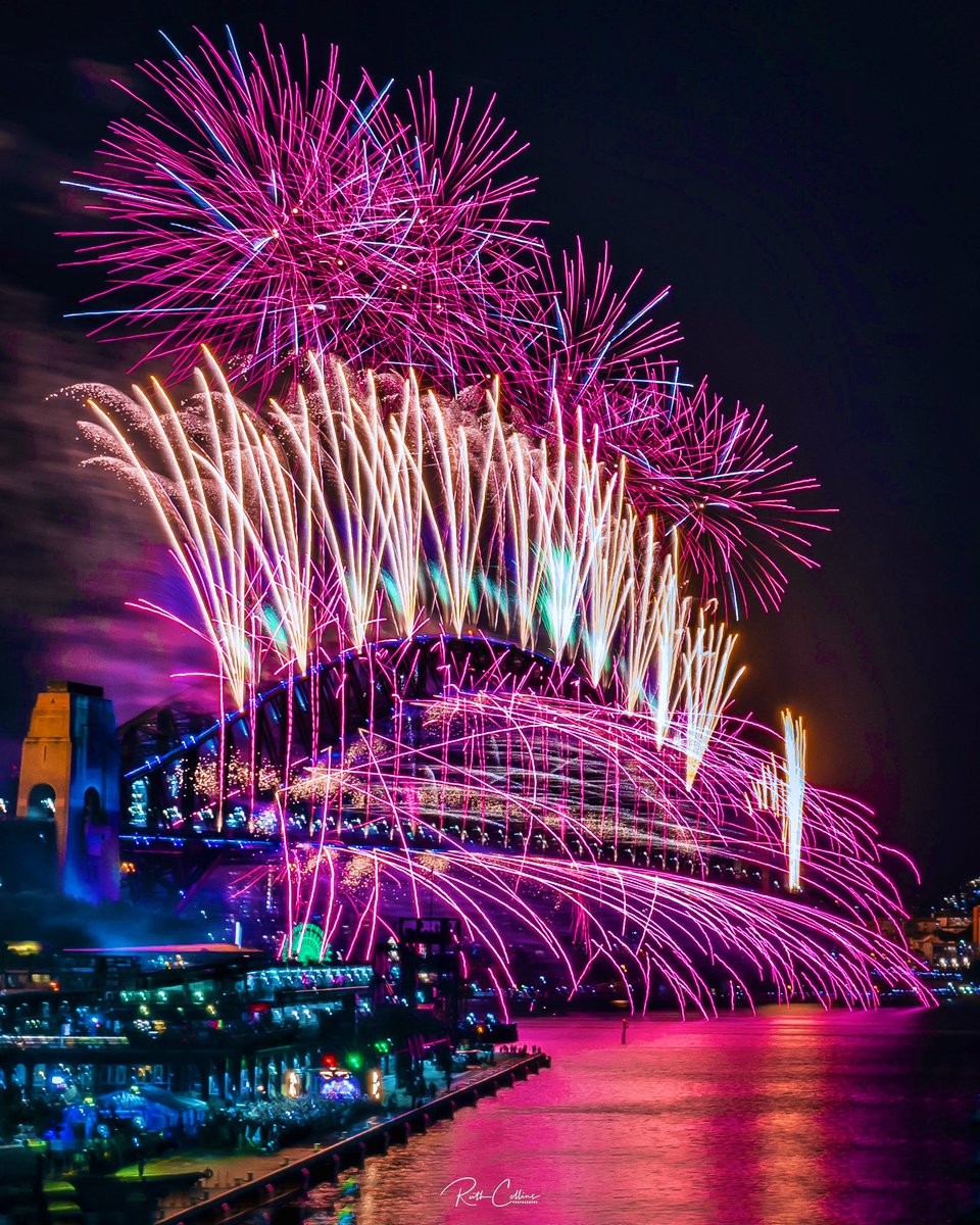 Happy New Year from Sydney! 🥂🎉🥳 #sydneynewyear #2024 #australia #SydneyNYE