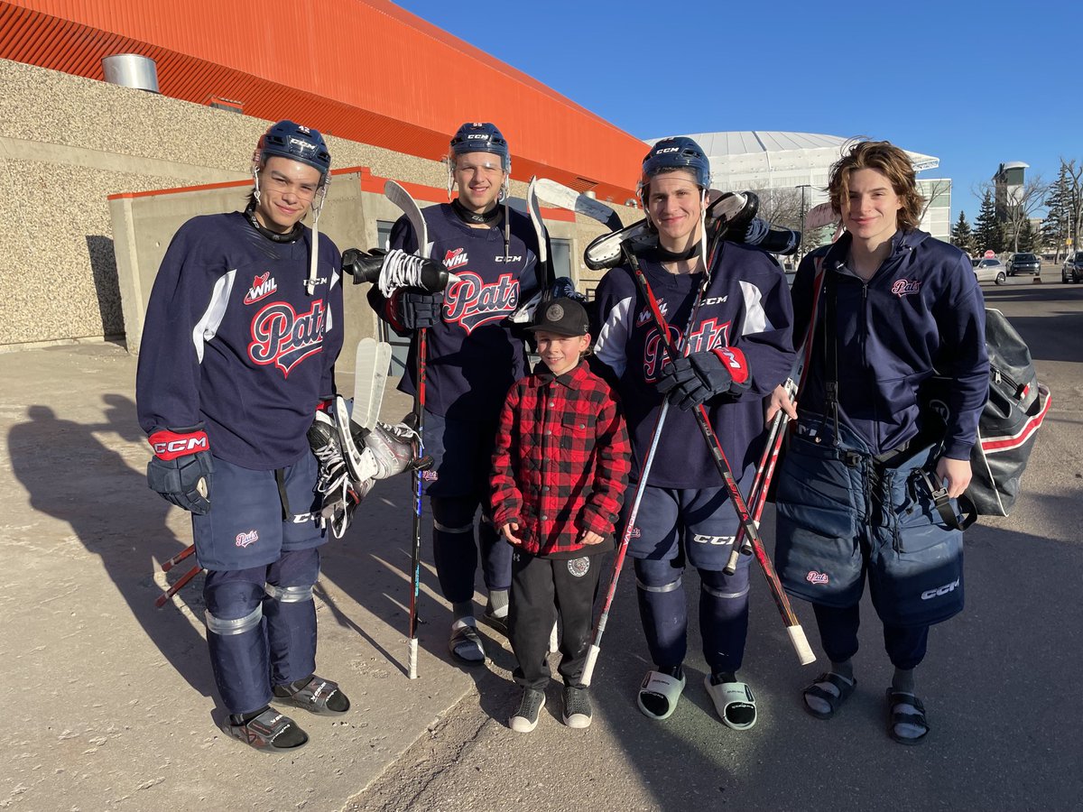 Kalyk99's tweet photo. Ben had a fun weekend in Regina! Thanks for the picture ⁦@WHLPats⁩! https://t.co/VkA1BphByN