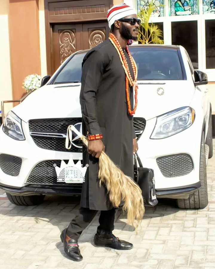 KingMbtn's tweet photo. Happy merry birthday to me +1🎂👑⭐ king MBTN IGBO GIANT #kingmbtn #igbogiant #rrgmentertiant #igboakaka https://t.co/uVt3G3gXUl