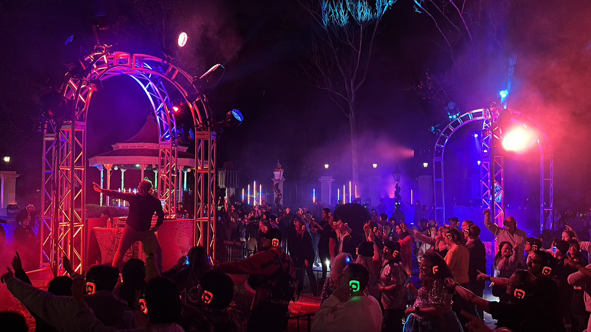 Silent Disco at UK Pavilion #EpcotNYE