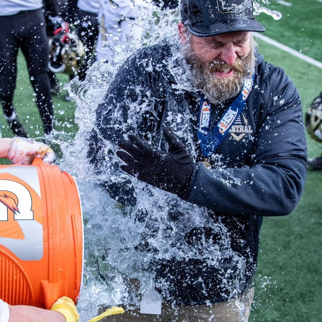 coachbdixon's tweet photo. Man...what a year it's been! BLESSED is the only word I can use to describe it! #WinTheDay #WinTheYear https://t.co/BwQaxb3ztX