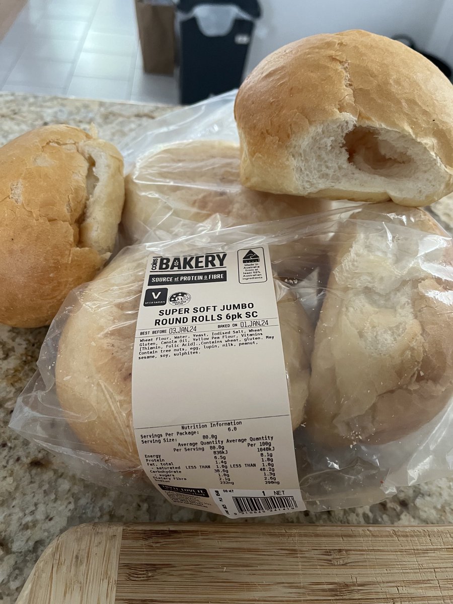 Great to see ⁦@Coles⁩ keeping up last years traditions - bread rolls hollow and full of air - like a lot of their promises.