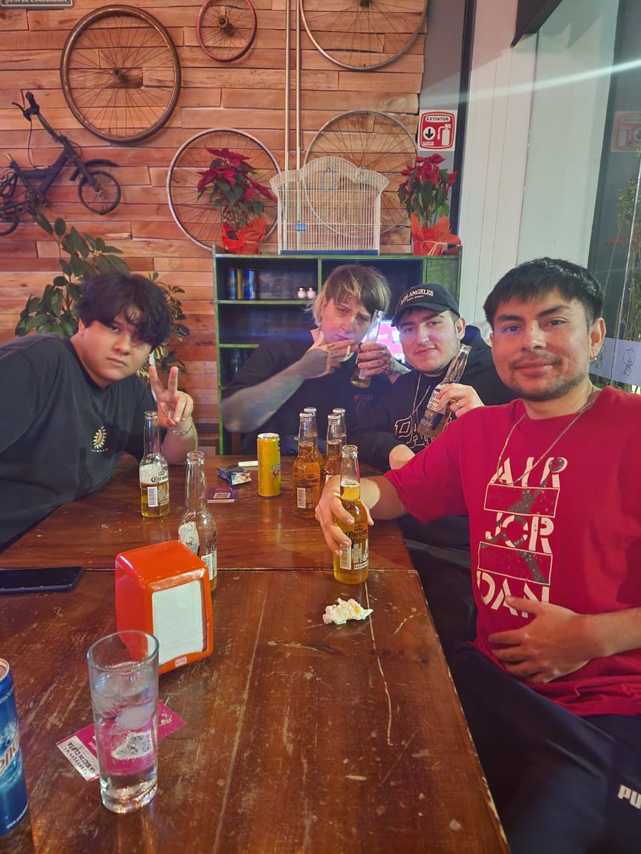 franzera tweet media