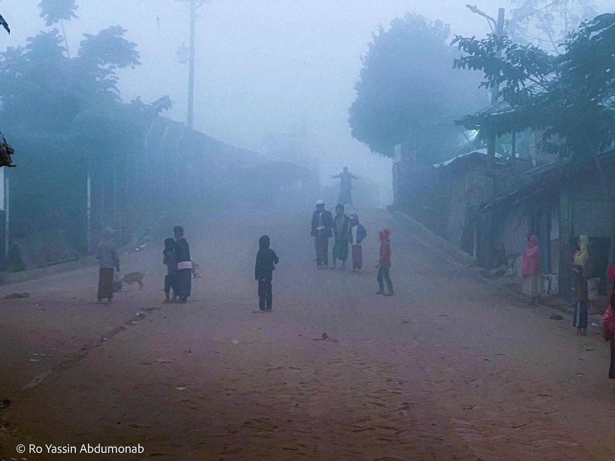 Foggy morning of first 2024 in Rohingya camp. 

#Wintercollection #foggymorning 
#refugees #Rohingyacamp #photosof2024
#streetphotography