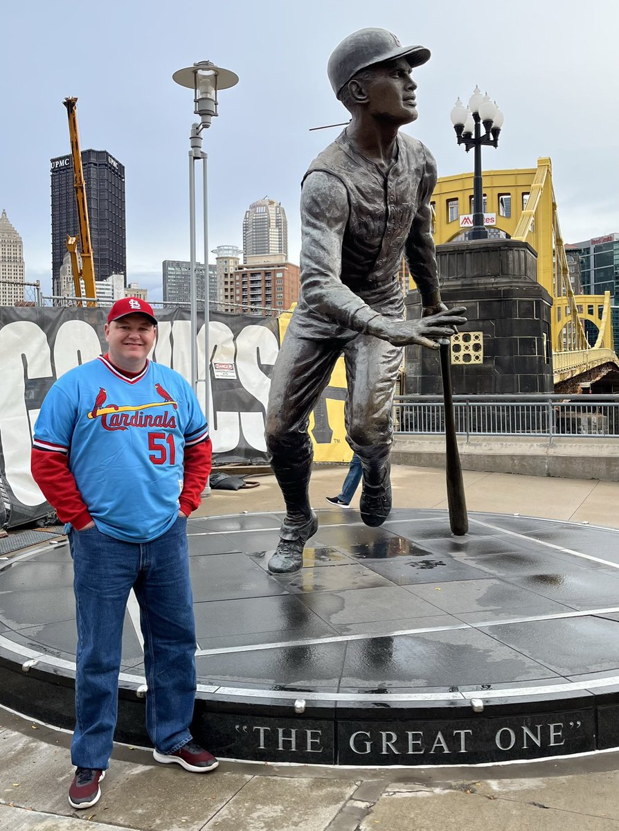 51 years ago tonight, at the age of 38, Roberto Clemente gave up his life in the service of others while attempting to fly aid packages to earthquake victims in Nicaragua. Visiting his statue was an absolute highlight of my October, 2022 trip to Pittsburgh.
#TrueHero
#TheGreatOne