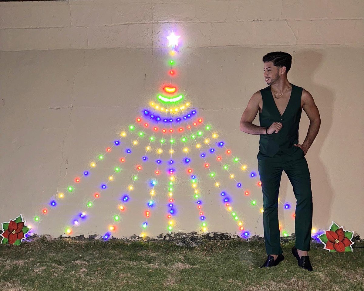 KidannyPR's tweet photo. ✅¡Gracias 2023, vamos 2024!💚  

🙌🏻 Hoy despido el año en casa con mami 🫶🏼.  ¡Que este nuevo año nos eleve!🤞🏼✨

Accesorios: @__mc.designs__ 
Stylist: @aegrosario 

#Despedida2023 #Navidad #Christmas #MistersOfPuertoRico #MrEarthPR #ProyectoOasis #MrEarthInt #MistersOfPR https://t.co/36FbMXZkCp
