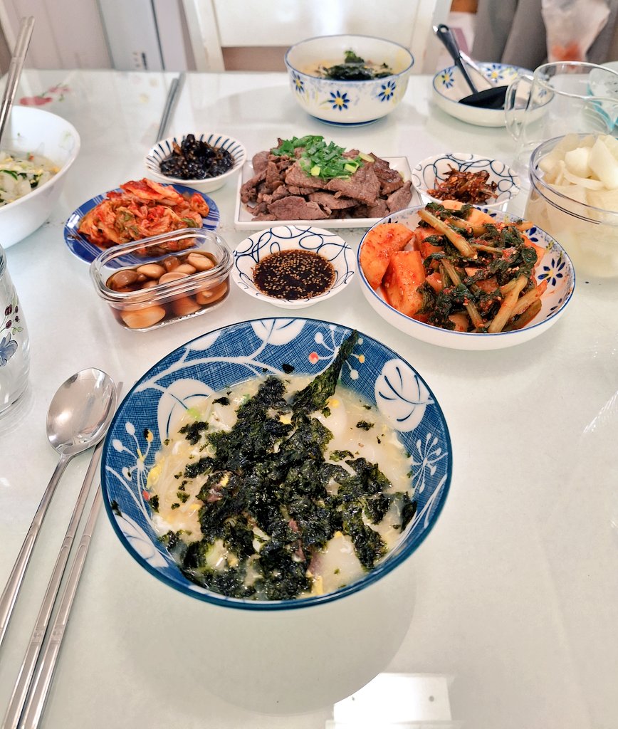 hryl_FD's tweet photo. 새해에는 떡국!! https://t.co/6wKRMrAhLU