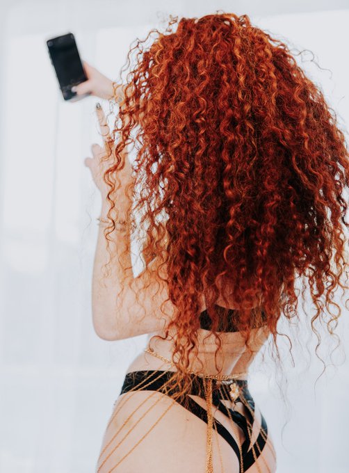 lol this is the silly photo my photographer took- happy NYE yall :) pls have fun and be safe- don&rsquo;t drink