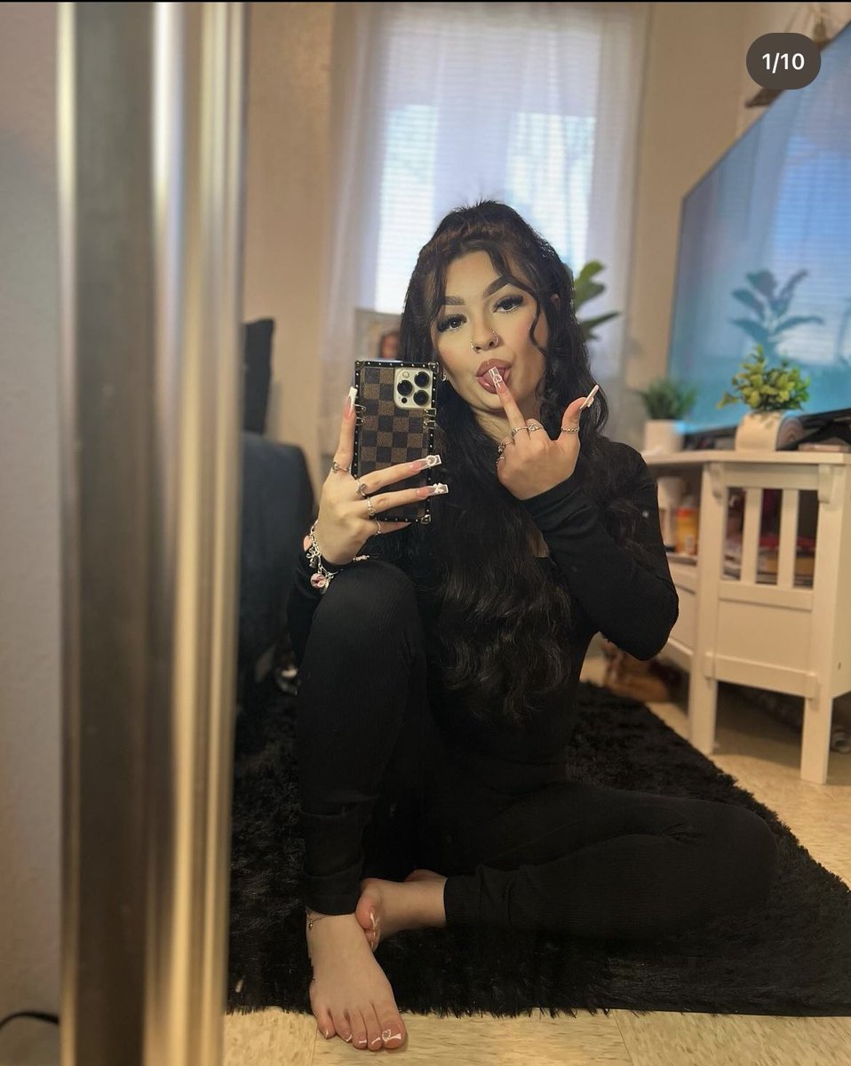 toegallery_'s tweet photo. French tips so pretty 🤍😍 https://t.co/FZRxDbwSdj