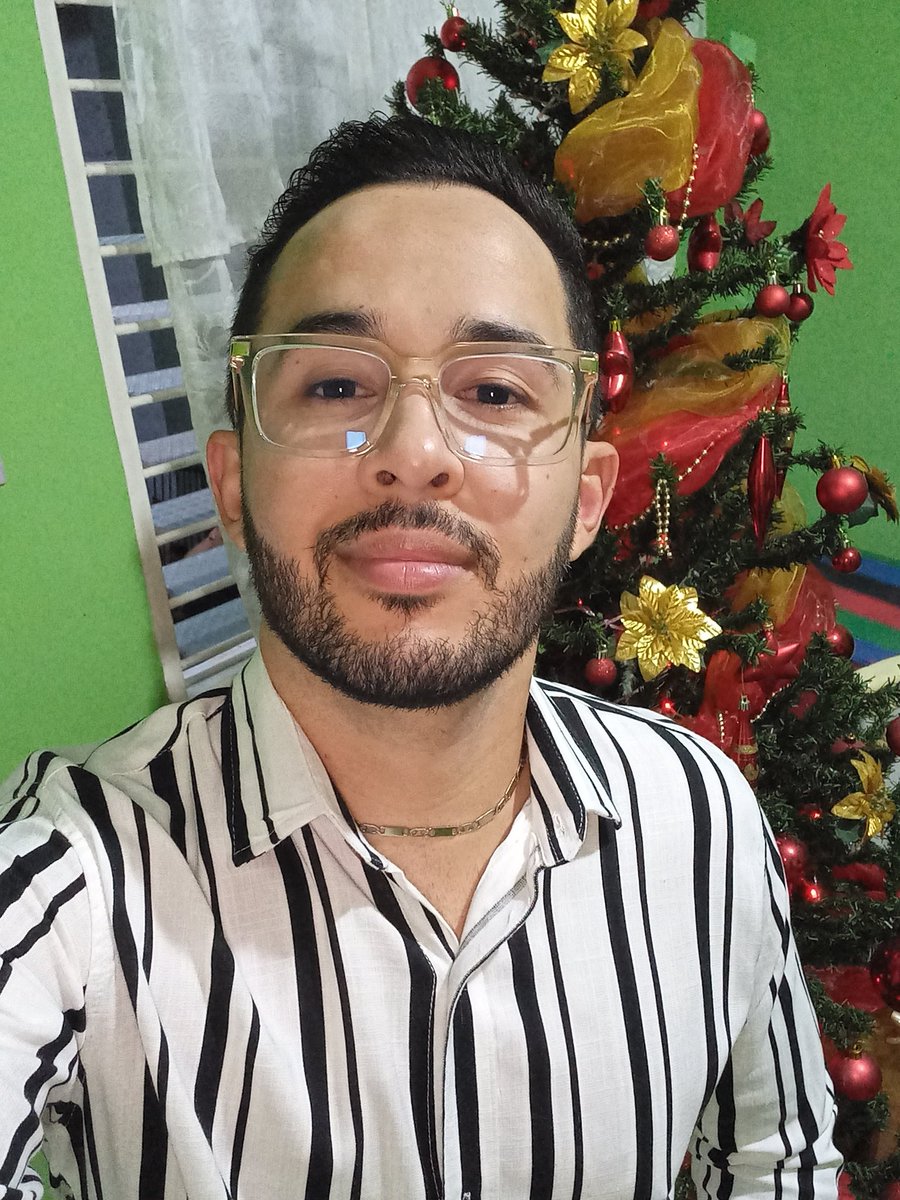 RoberthRuizR's tweet photo. Feliz año nuevo 2024 ✨️🎆🥂 https://t.co/DuqFmAPzTv