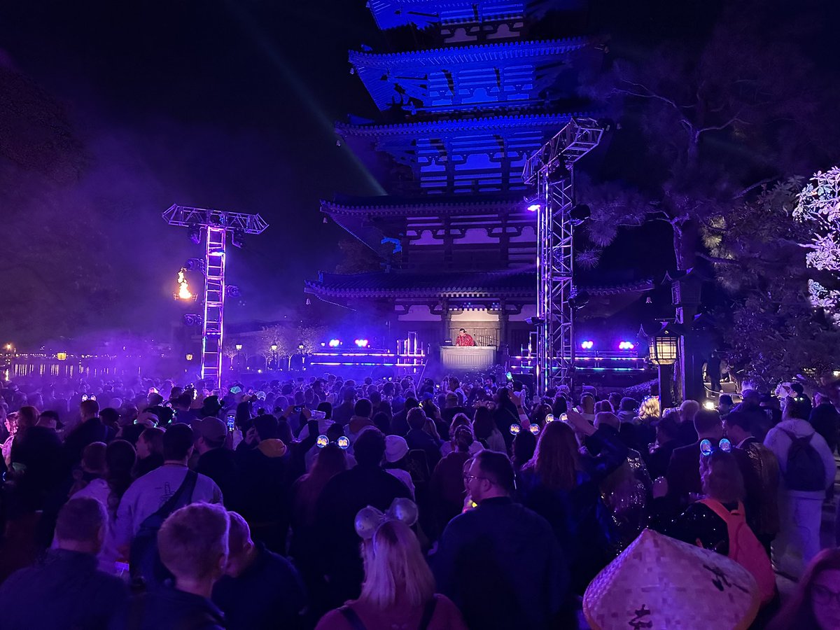 DJ / Dance Party at Japan Pavilion #EpcotNYE