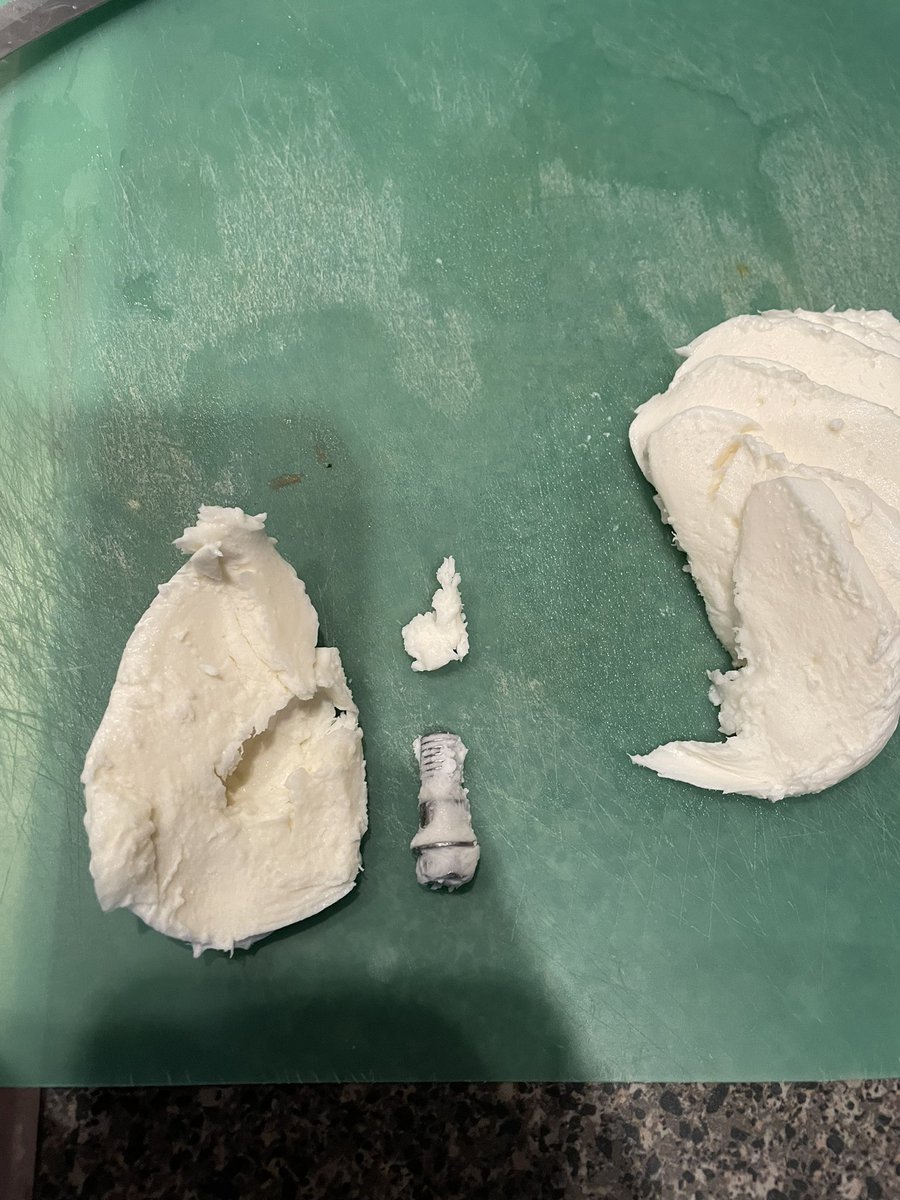 MichaelRappos's tweet photo. @groupe_lactalis look what was found in one of your 3 pack or fresh mozzarella #bolt #poorqualitycontrol https://t.co/ua4fB4Zww4