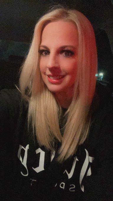 Happy New Year 🍾 https://t.co/oPydj6JYJA