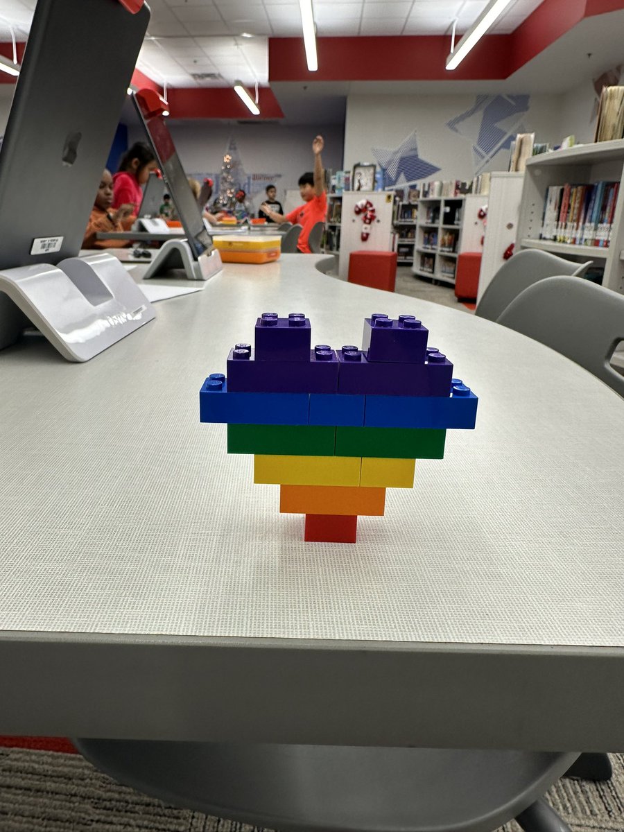 More hearts made <a href="/PISDJohnsonElem/">Johnson Elementary</a> to make a difference for kids in need! Thanks Lego Group !
#BuildToGive <a href="/PISD_Libraries/">Prosper ISD Library Services</a> #ProsperProud