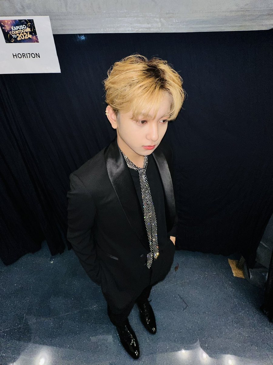 HORI7ON_twt's tweet photo. [🐰] 2023 IS A WRAP. ⭐️

There are many things I want to express, but words will never be able to express how blessed and thankful I am for 2023. ❤️

My life completely changed this year, and I’ve fully committed on the path I will walk on during my life. I’m so happy that all went well for me this year. Despite the obstacles I had to cross, and all the tough things I had to adjust  to, all the blessings and accomplishments came back to me. I can say that my hard-work payed off, and all the perseverance were worth it.

I want to say thank you to each one of the people who have supported and believed in me. I will keep pushing harder this 2024 for you. 🫶

I LOVE YOU, AND THANK YOU. ⚓️🤍

#HORI7ON #호라이즌 #MARCUS #마커스