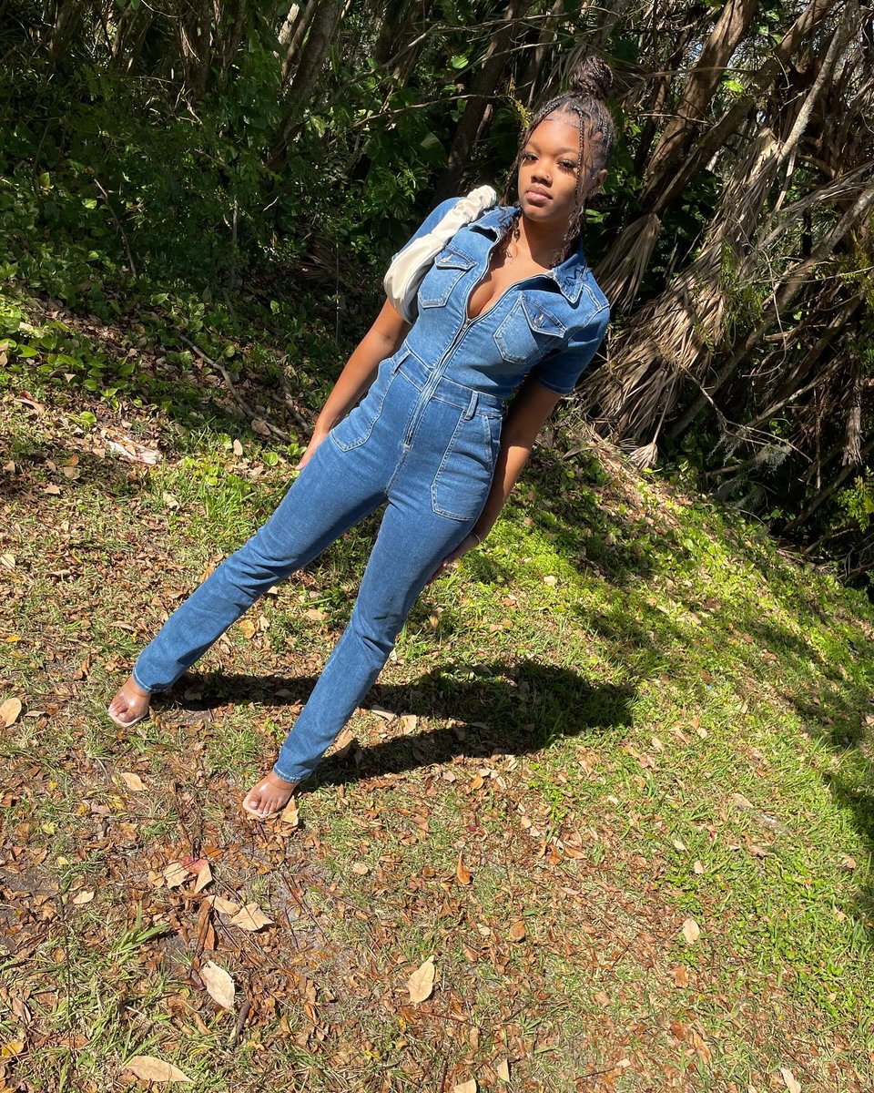 zyonthemap's tweet photo. your new obsession 💋 #heytwitter https://t.co/icCYKQPWpK