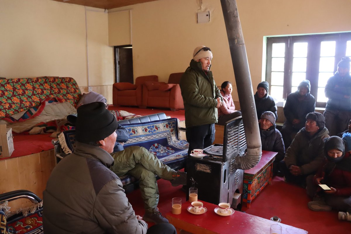kstanzinladakh's tweet image. #ConstituencyUpdate: 
Distributed @LAHDC_LEH’s subsidised component pelleted feed through the Sheep &amp;amp; Animal Husbandry Department to the dedicated sheep/goat and animal herders of #MaanPangongB and #MaanPangongA in the presence of Block Officer SHD Durbuk Dr Rauful, Sarpanch