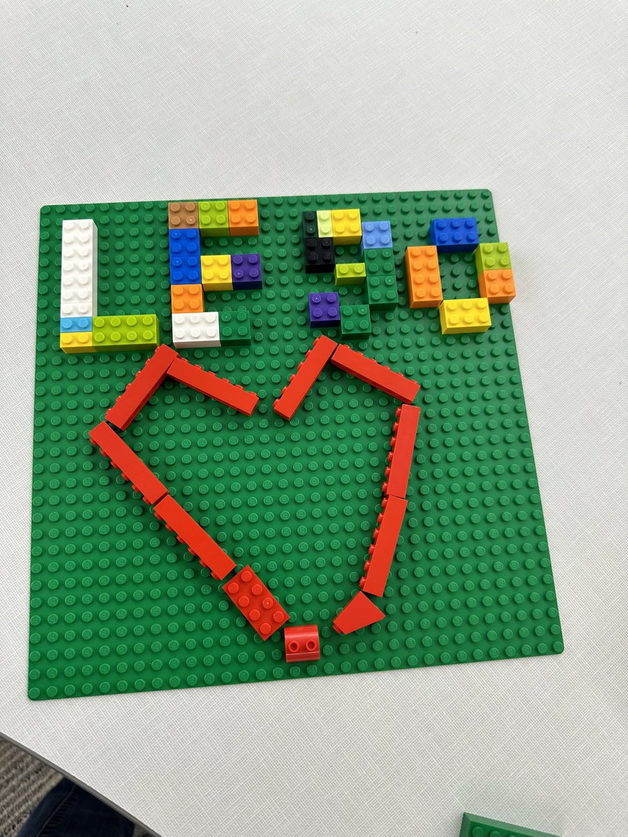 More hearts made <a href="/PISDJohnsonElem/">Johnson Elementary</a> to make a difference for kids in need! Thanks Lego Group !
#BuildToGive <a href="/PISD_Libraries/">Prosper ISD Library Services</a> #ProsperProud