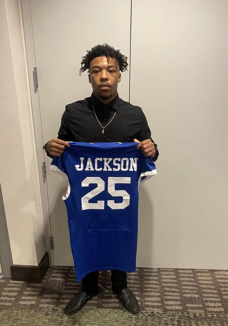 AlstonLondon2's tweet photo. #RIP 🕊 @JoejoeTnb the most humblest hard working teammate I had I'm forever thankful I had the chance to play with you 💔 https://t.co/Jgis4uhDN5