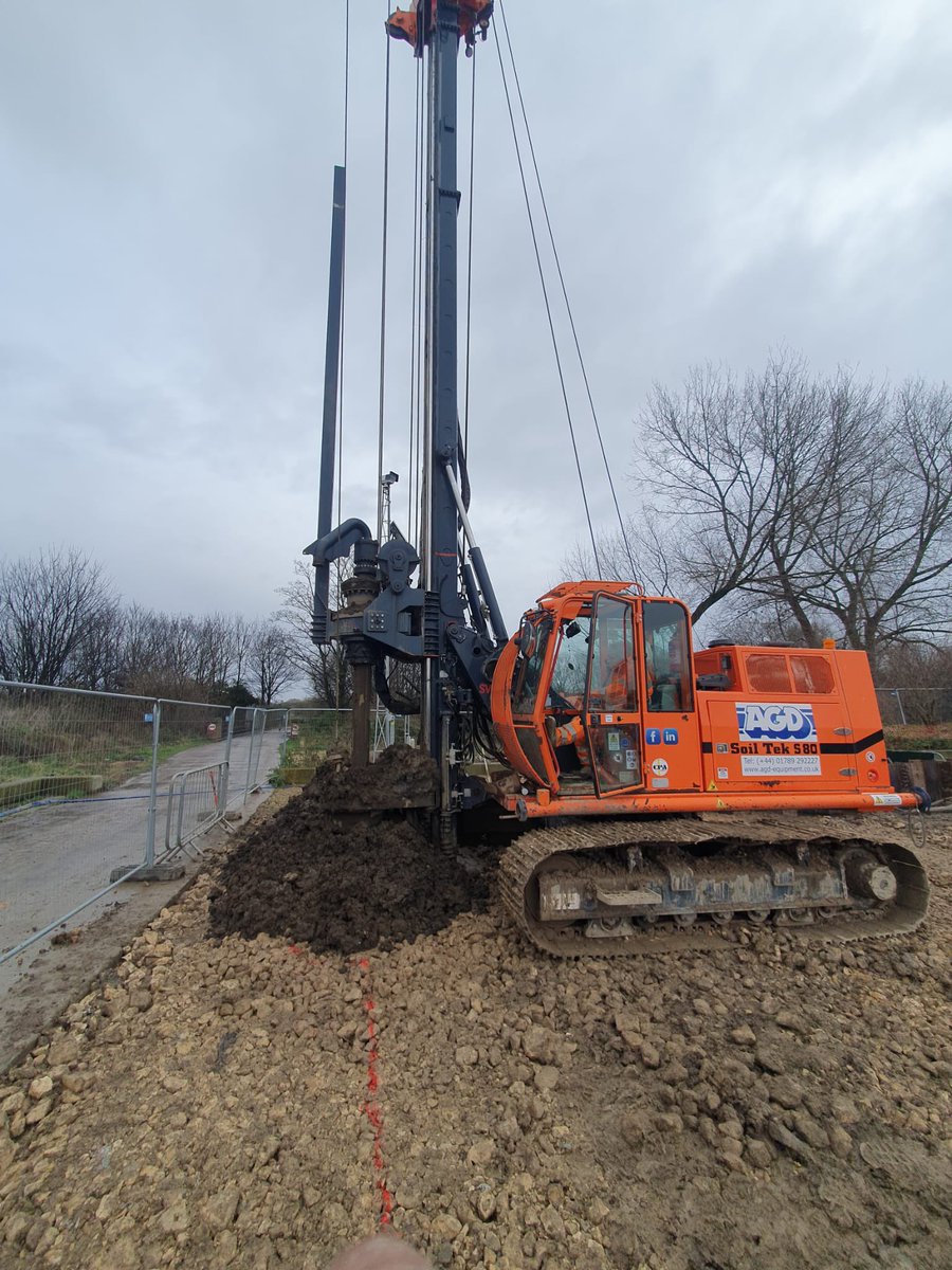 AGDEquipment's tweet photo. Restricted access job in Sheffield with #Soiltek S80 #CFA rig with 600 mm diameter augers to pre drill and a #Giken F201 #SilentPiler to install the piles.
In a tight spot? @AGDEquipment have the equipment, knowledge and personnel to assist you with your #Piling project https://t.co/M79PNAxCAY