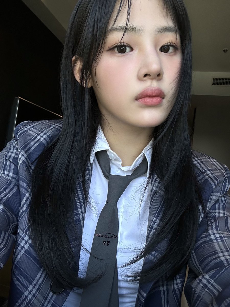 Droinaj's tweet photo. 나 요즘 색감 보정하는 거 좋아함 https://t.co/F5rUTbVQg9