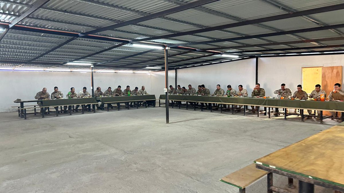 En dependencias de la JAF, se realizó la cena con motivo de finalizar el año 2023, actividad donde el JEM de la JAF, compartió en camaradería con el personal la ultima cena del año, instancia para fortalecer el cumplimiento del deber que día y noche  realizan en esta Jefatura.
