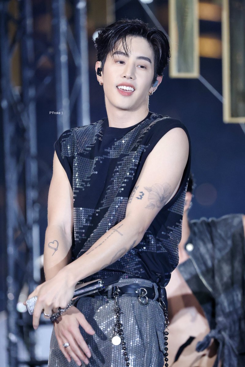 FWanit's tweet photo. พี่จ๋าา น่ารัก 🥹💕

#ICONSIAMxMarkTuan
#WelcomeMarkTuanToThailand 
#AmazingThailandCountdown2024
#ICONSIAMCountdown2024
#MarkTuan #段宜恩 @marktuan https://t.co/JV6j6y1IFg