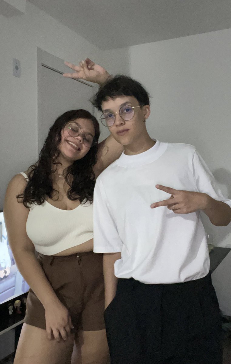kunzduda's tweet photo. feliz ano novo guys ✨

dois anos passando com o amor da minha vida, e hoje na nossa casinha.
love u https://t.co/fSzzANwBWv