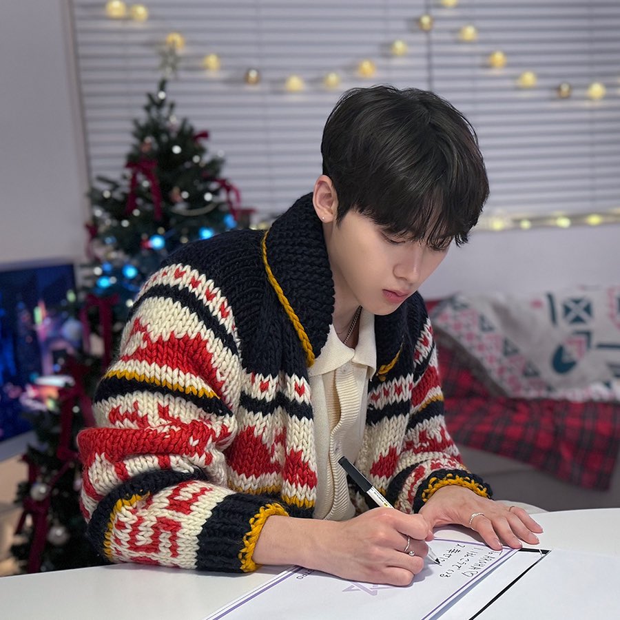YoonSanhaLatam's tweet photo. 🐥 Plan de #YOONSANHA para 2024.

1. Mantenerse sano
2. Ser feliz
3. Vivir la vida al máximo
4. Viajar
5. Hacer ejercicio regularmente
6. Conocer a Aroha

Cr. @/Astro_EW330

#윤산하 #SANHA #ユンサナ #ASTRO @offclASTRO https://t.co/HoSMCjAjTf