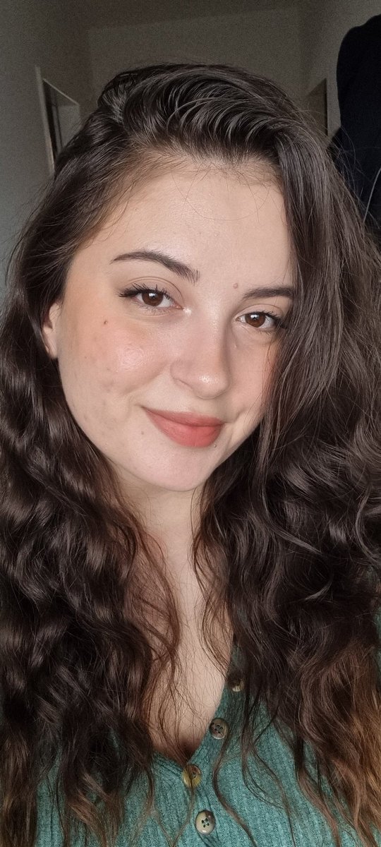 Alina tweet media