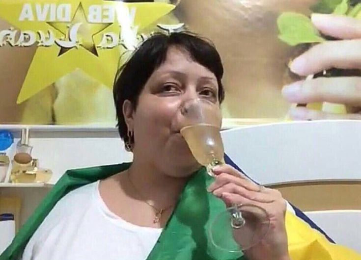 squadsfloptfm's tweet photo. Feliz ano novo a todos 🎇🎉 https://t.co/yZyYS7qwWa