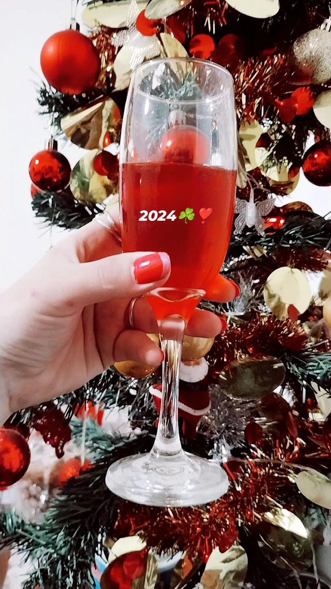 Graciass 2023 por tan lindo año
Bienvenido 2024☘️❣️