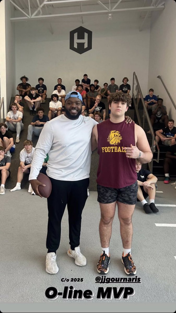 JaydenGournaris's tweet image. Thank you, @LOScrimmage, for hosting an amazing holiday lineman clinic! I learned a lot about nutrition and how to improve my game—honored to be named O-Line MVP at the clinic!