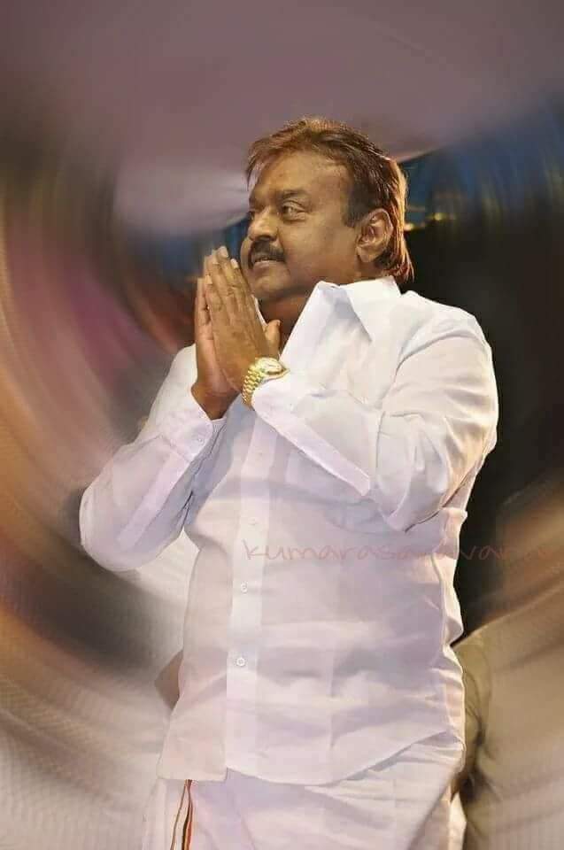 PonnaiK's tweet photo. #இனிய_ஆங்கில_புத்தாண்டு_நல்வாழ்த்துக்கள்.....
💐💐💐💐💐
சாதித்தவனுக்கும்!
சாதித்து கொண்டிருப்பவனுக்கும்!!
#உயர்ந்தவர்களிடத்தில்_இடம்_உண்டு...  ஆனால்,
சகித்து செல்பவனுக்கும்! சண்டையிடுபவனுக்கும்!!
#உயர்ந்தவர்களிடத்தில்_இடமில்லை......                      
#மக்களின்_தலைவனே..... https://t.co/bTfe74pBUx