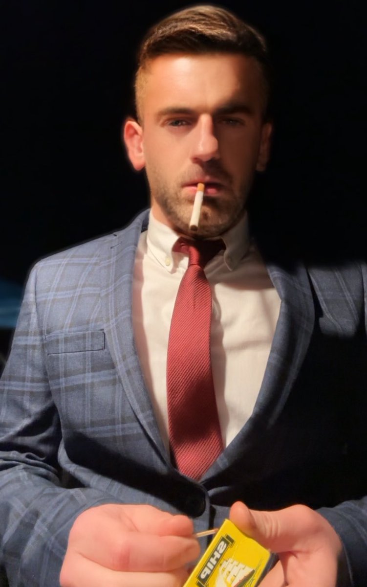 Lee_NorthernGay's tweet photo. #suitsmoke https://t.co/DMrpm7HbY7