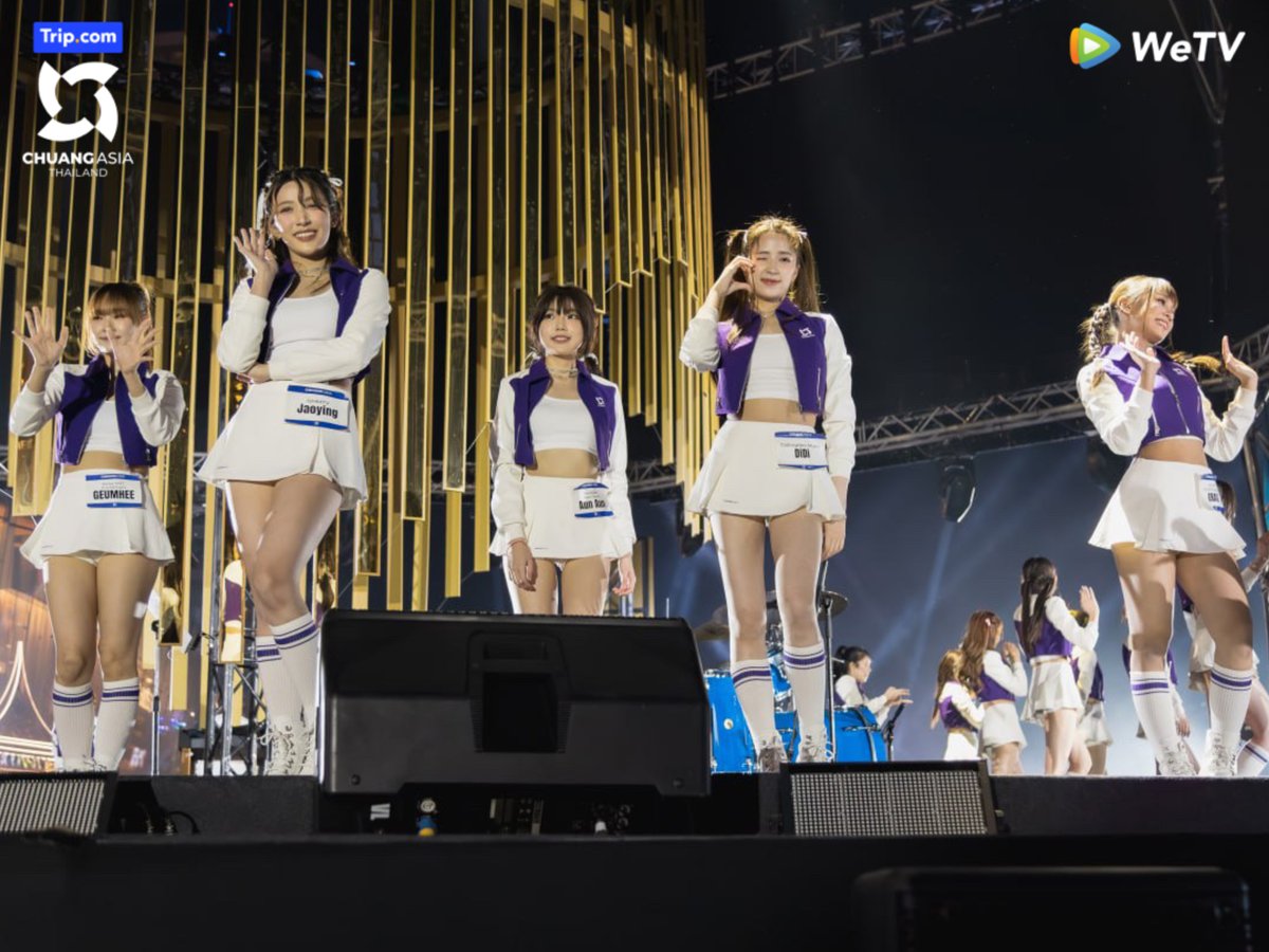 CHUANGASIA's tweet photo. Our unforgettable countdown night with the trainees. All in the season's uniform designed by #TEAMWANGdesign

What's your favorite moment? 🥰

💜HAPPY NEW YEAR 2024💜

#CHUANGAsia #CHUANGAsia2024  #AmazingThailandCountdown2024 #ICONSIAM #ICONSIAMCountdown2024 https://t.co/y0T5GI2hWB