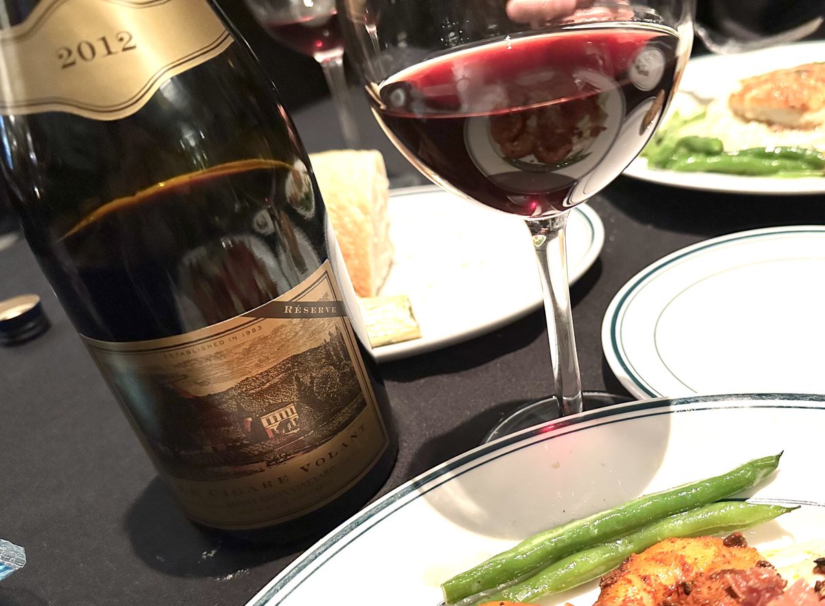 ⁦<a href="/RandallGrahm/">Randall Grahm</a>⁩ #rhoneranger #finewine Celebrating New Year's with this #luscious 13-year-old #Bonnydoon Cigare Volant. Smooth as silk!