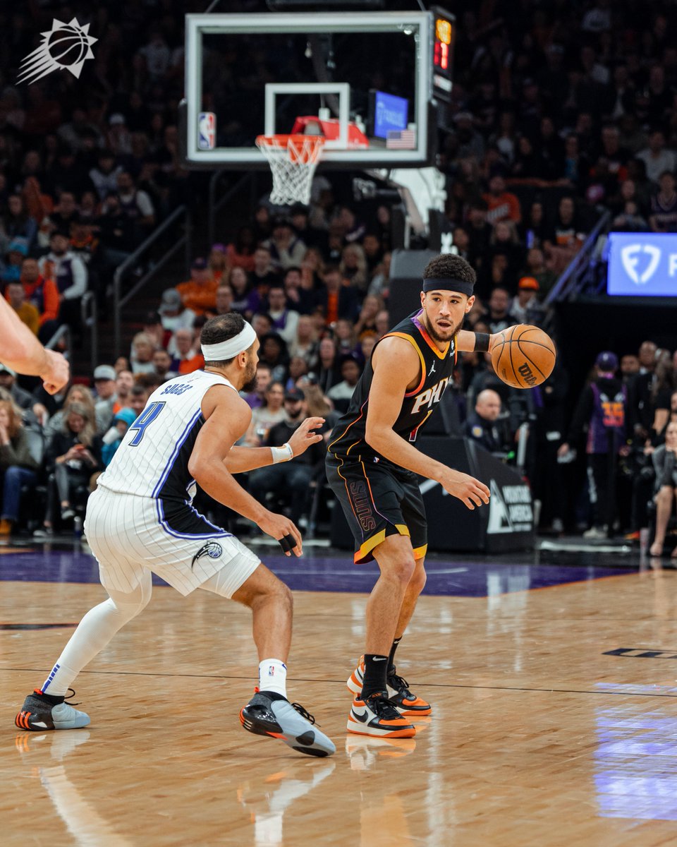 Suns's tweet photo. Tonight's Numbers 📊

Durant: 31 PTS, 5 AST, 5 REB, 3 STL, 1 BLK
Beal: 25 PTS, 2 AST, 1 REB, 1 STL, 1 BLK
Booker: 21 PTS, 5 AST, 4 REB, 3 STL
Nurkić: 19 PTS, 13 REB, 3 AST
Allen: 10 PTS, 5 AST, 4 REB, 3 STL
Metu: 6 PTS, 6 REB https://t.co/HRkeRAOaoU