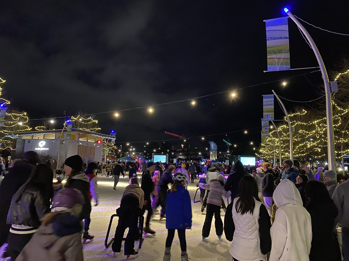 DanceNatH's tweet photo. Family Friendly NYE at Stuart Park in downtown Kelowna. Fireworks at 9pm. 🎇🎆🥳 #NYE2023 #newyearseve #downtownkelowna https://t.co/1roPR4pgCq