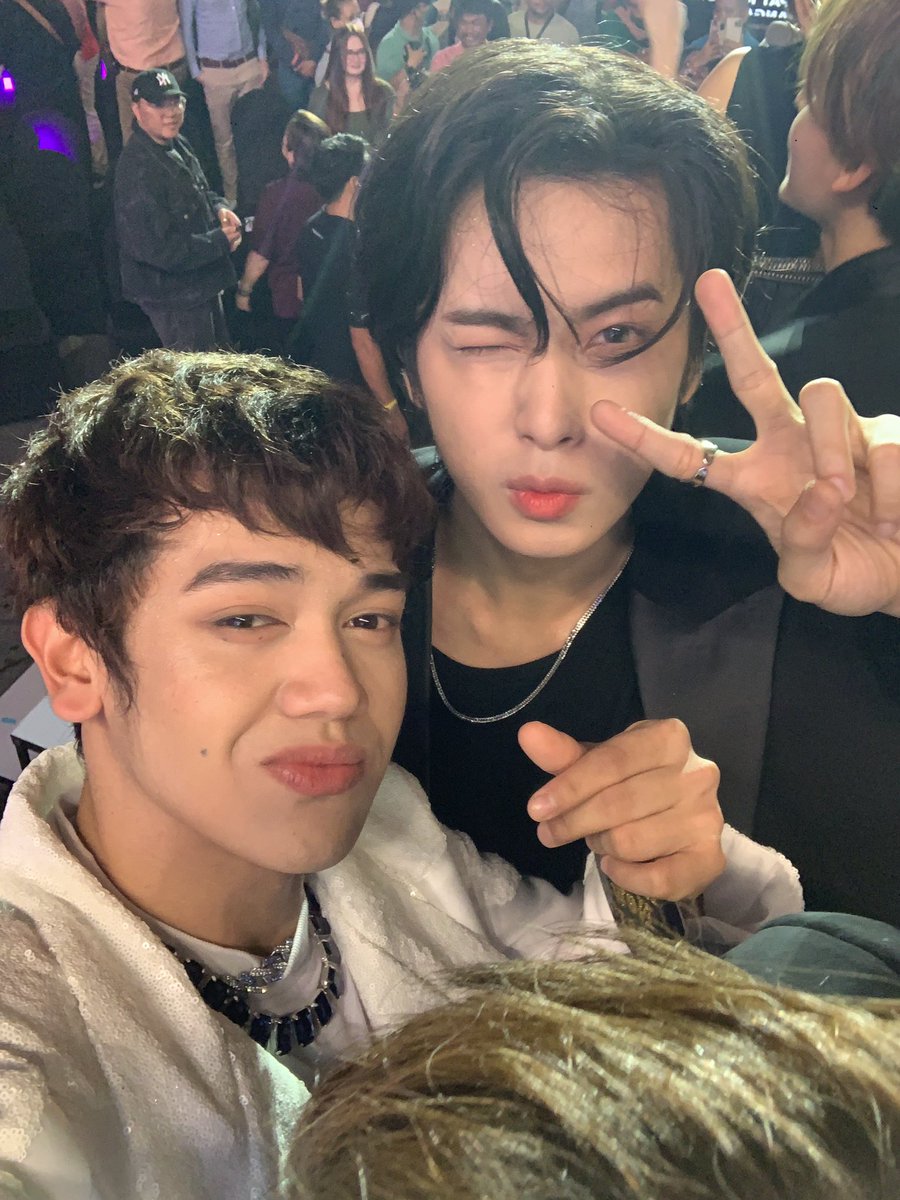 From room mates to idols.
Never thought that mag dedebut din ako🥹
Miss u and love u ky.
Proud of u