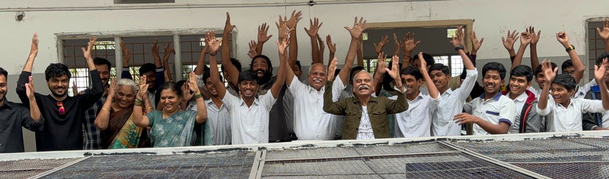 ఇలా ఇరగబడి నవ్వుకుందాం
రండి రండి ఓ పట్టు పడ్దాం
HAPPIEST NEW YEAR
😁😅🤩🥳🤣🤗😂