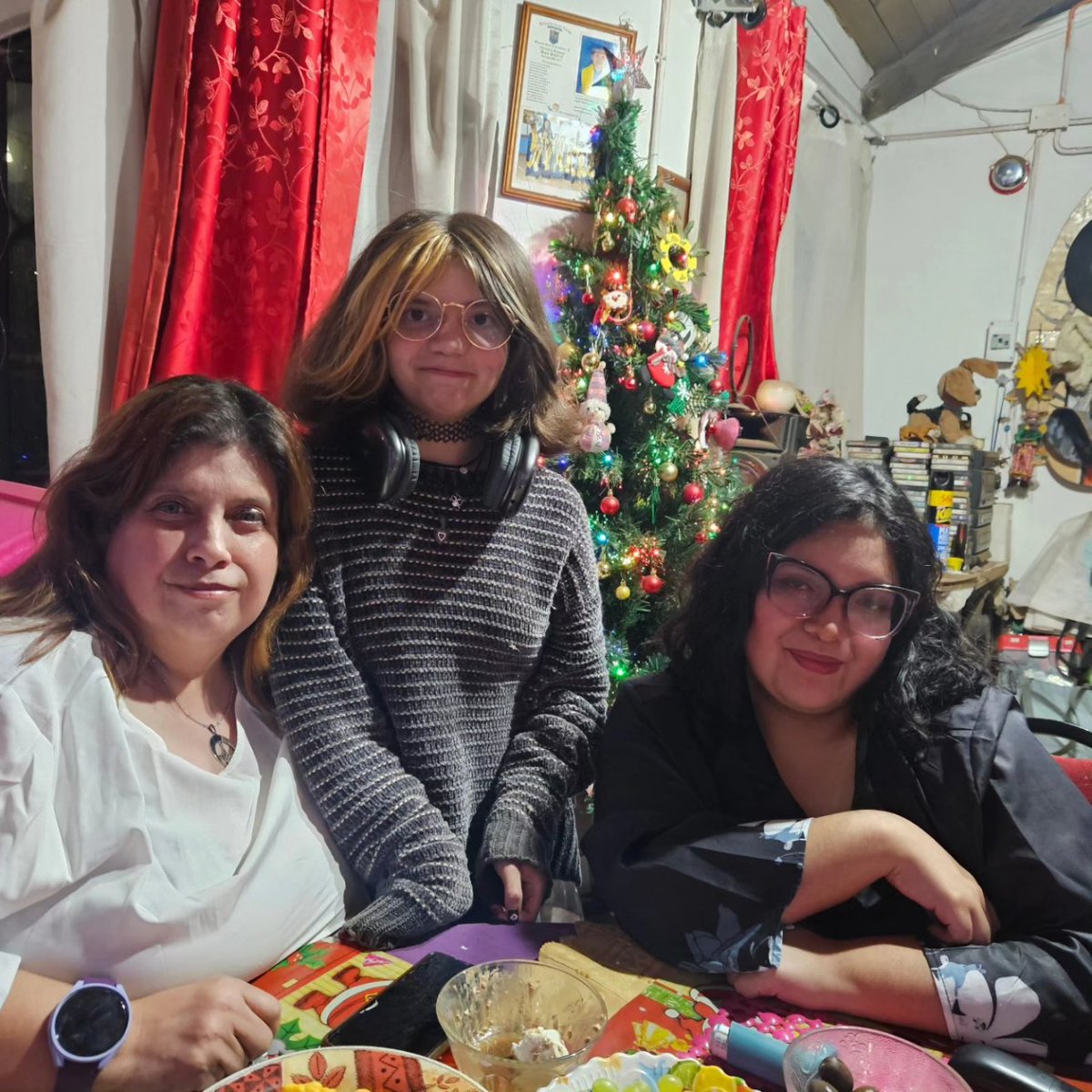 POLYNICO's tweet photo. #añonuevoenmegamuchas felicidades en este 2024 https://t.co/S34aXJZKXk