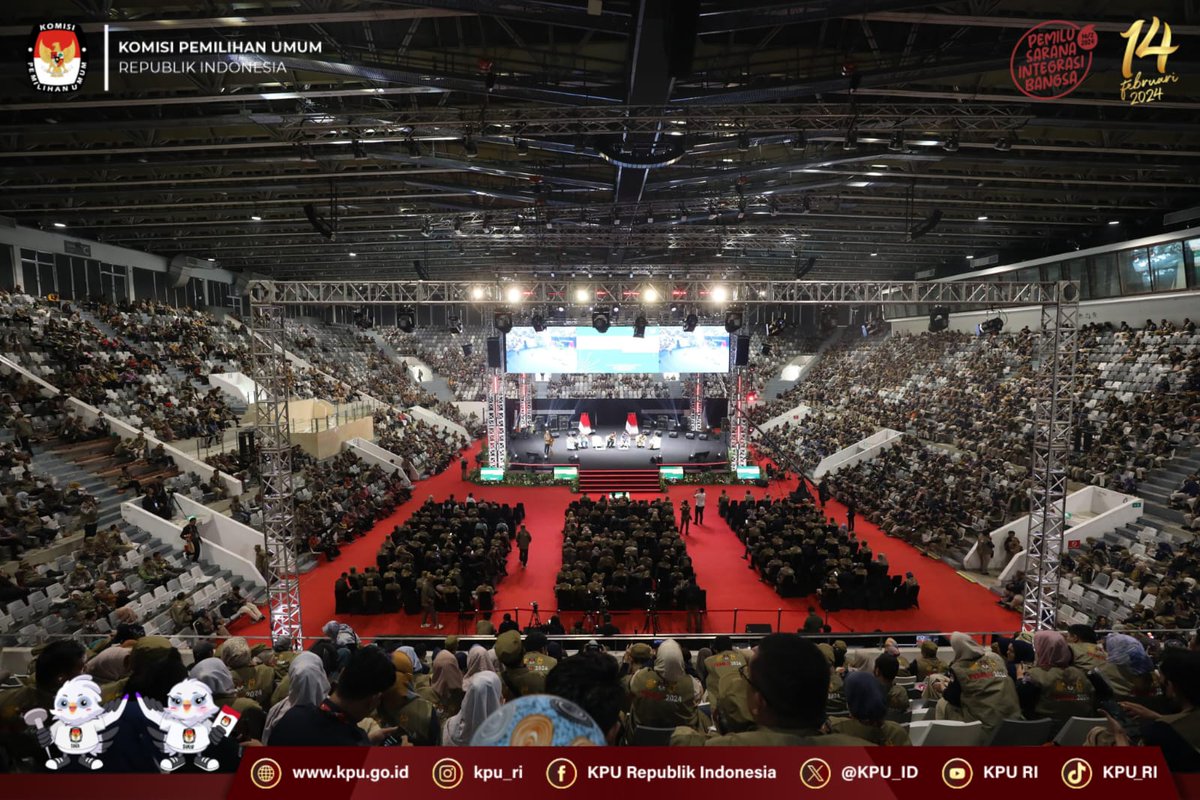 Laksda Rachmad Jayadi, Asops Panglima TNI,  dan Togap Simangunsong, Plh. Dirjen Politik dan Pemerintahan Umum Kemendagri dengan moderator Astri Megatari, Anggota KPU Provinsi DKI Jakarta. 

Turut hadir,  pejabat eselon I, II serta jajaran pejabat, tenaga ahli dan --