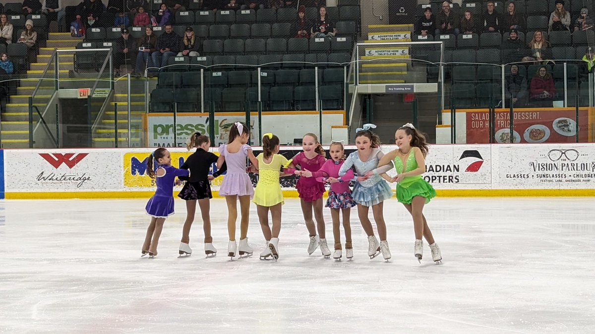 LindsayDMorey's tweet photo. Happy New Year's everyone! 
#shpk #strathco https://t.co/ZwisbOSQPt