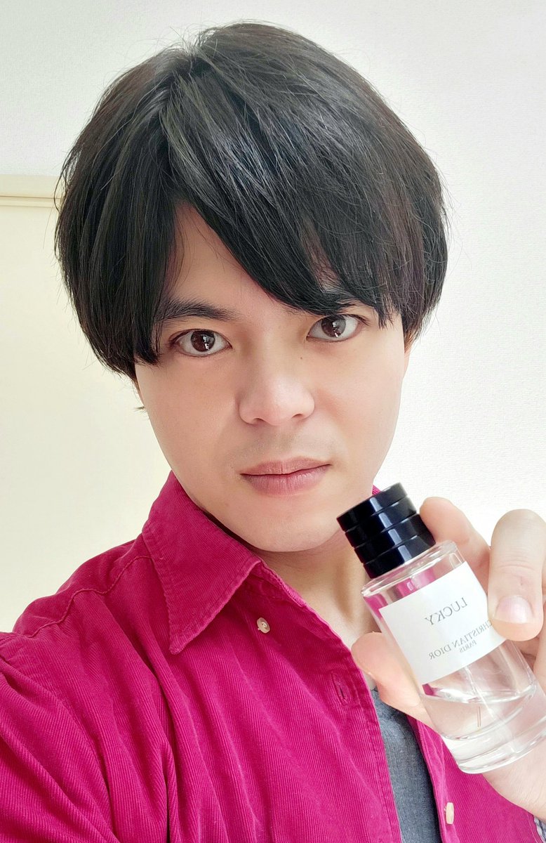 昨年はお世話になりました。
今年も宜しくお願い申し上げます。
大安吉日なので、今日は大好きなLUCKYの香りでスタートです！
（喪中につき、新年の挨拶は控えさせていただきます。）