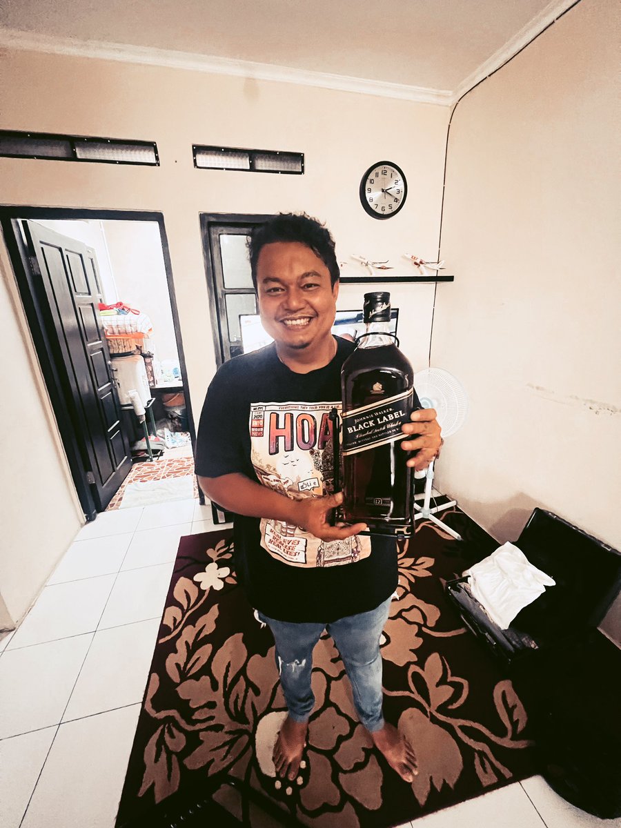 kojekpaps's tweet photo. 4 liter sorangan berarti meninggoi 😂😆😁 https://t.co/qcEAPnaGcM