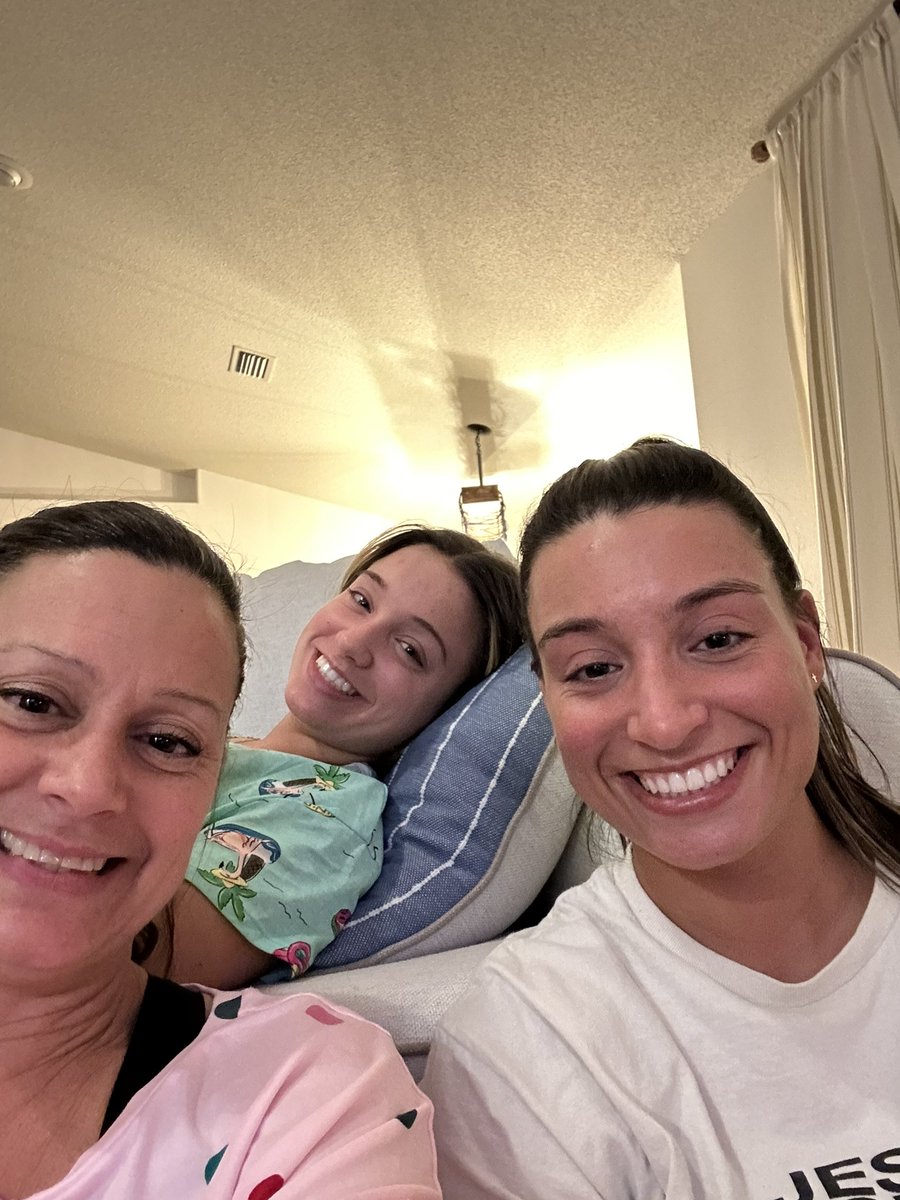 Cari Raymond tweet media
