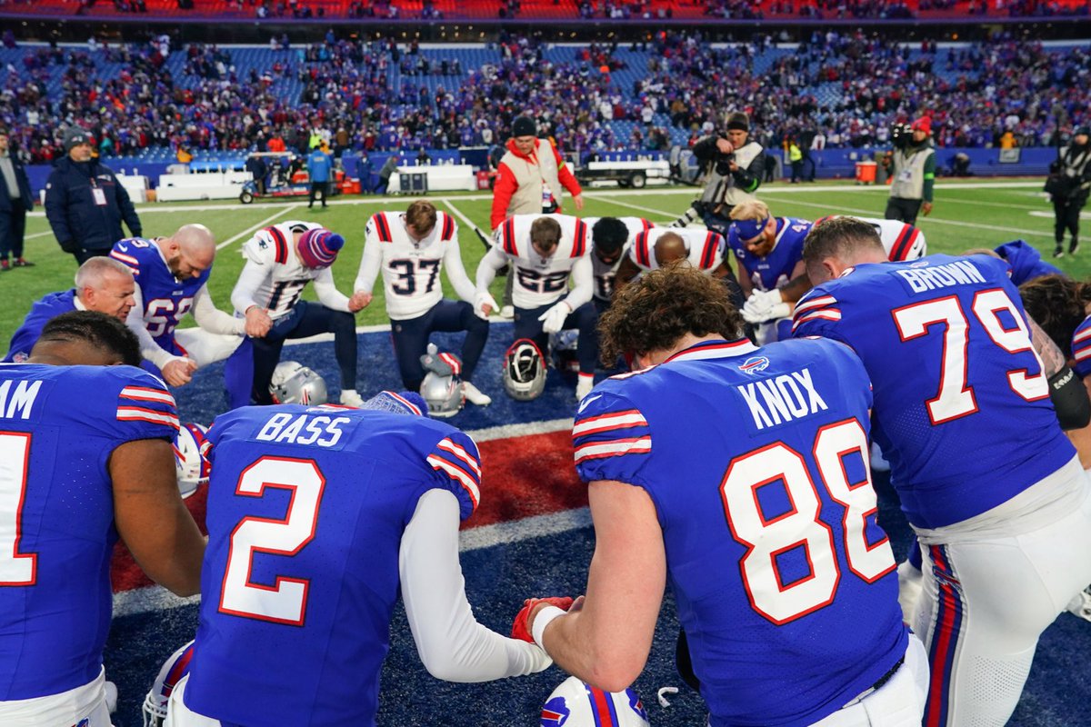 juarobinson's tweet photo. For an audience of One! #christalone #PatsNation https://t.co/bYHZbrP0DN