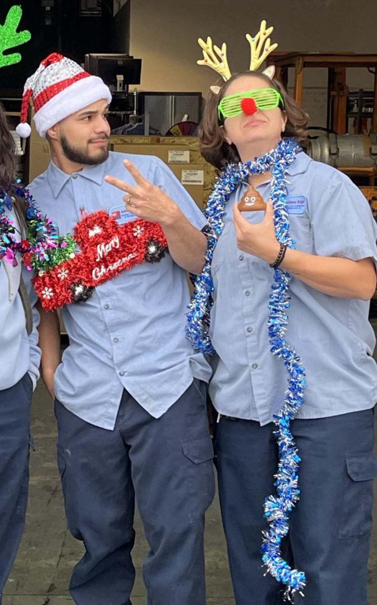 ambientedge's tweet photo. We hope you are having a great holiday weekend! Enjoy some of the outtakes from our recent tech gathering! Happy New Year!

#happyholidays #happynewyear #HNY2024 #celebrate #weappreciateyou #laughalot https://t.co/GYzyxvc57W