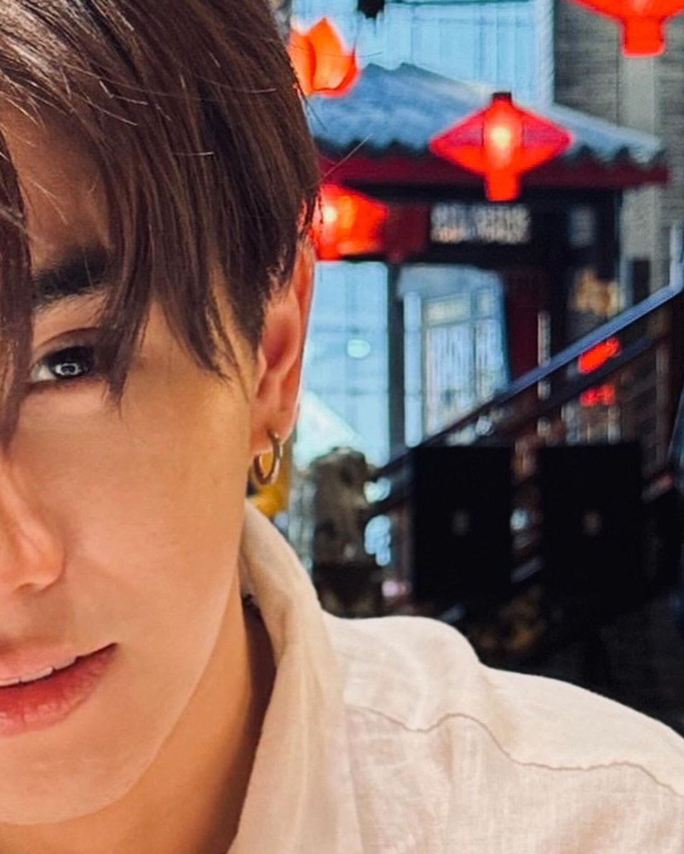 FanbaseTrigon's tweet photo. Sangat tampan ❤️‍🔥
Alamat:
4th Floor Donki Mall Thonglor, 107 Soi Sukhumvit 63
Khlong Tan Nuea, Vadhana
Bangkok 10110
Thailand
Bangkok, Thailand 10110

nama restoran: Loong mala show DC

#PerthTanapon https://t.co/LqaFi0DEY5